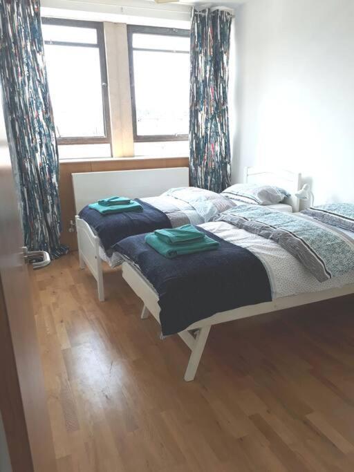 Trendy, Urban Open Plan Apartment 브리스틀 외부 사진